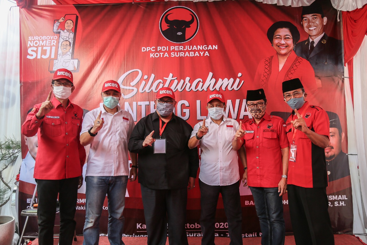 Saleh Ismail Mukadar bersama Eri Cahyadi dan kader PDI Perjuangan. (Foto: Dok Pribadi)