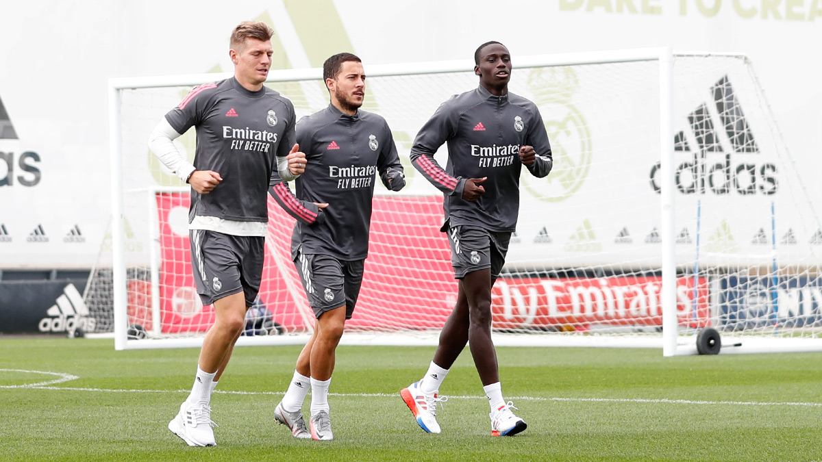 Eden Hazard saat latihan bersama skuat Real Madrid. (Foto: Twitter/@realmadrid)