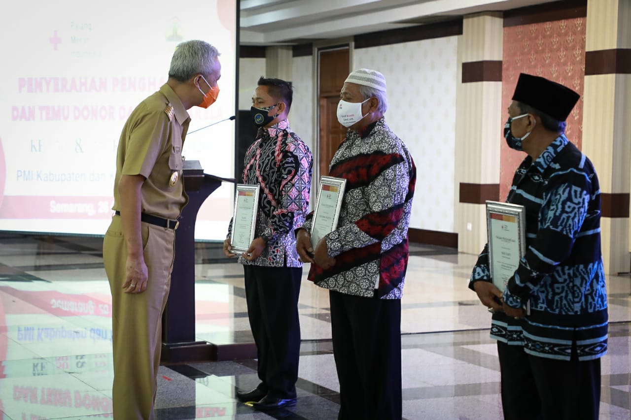 Gubernur Jawa Tengah Ganjar Pranowo memberikan apresiasi setinggi-tingginya kepada pendonor sukarela di Jawa Tengah. (Foto: istimewa)