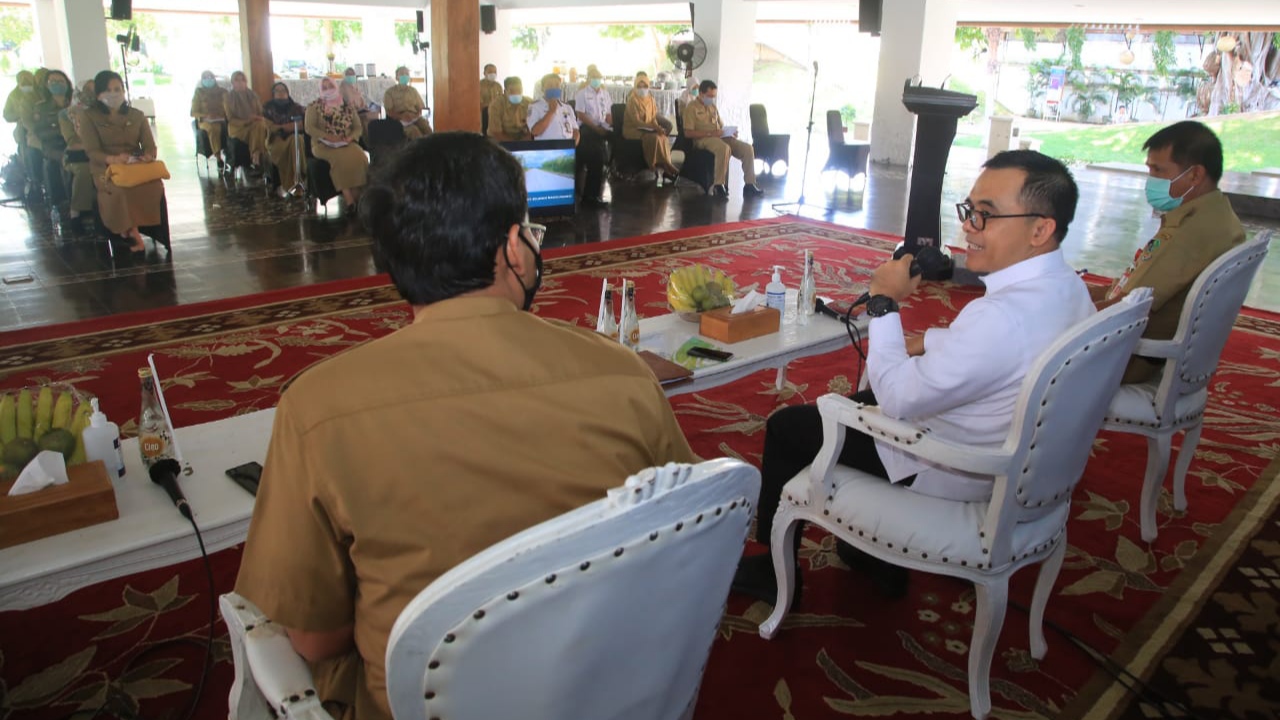 Bupati Banyuwangi Abdullah Azwar Anas saat melakukan pertemuan dengan Kepala SKPD (Foto: istimewa)