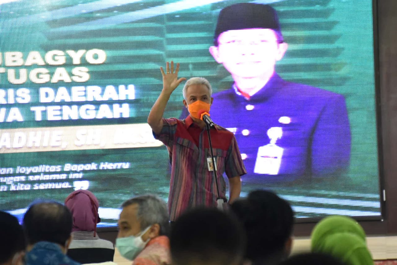 Gubernur Ganjar Pranowo akan mengkaji lebih dulu SE Menaker tentang upah minimum 2021. (Foto: Dok Humas Jateng)