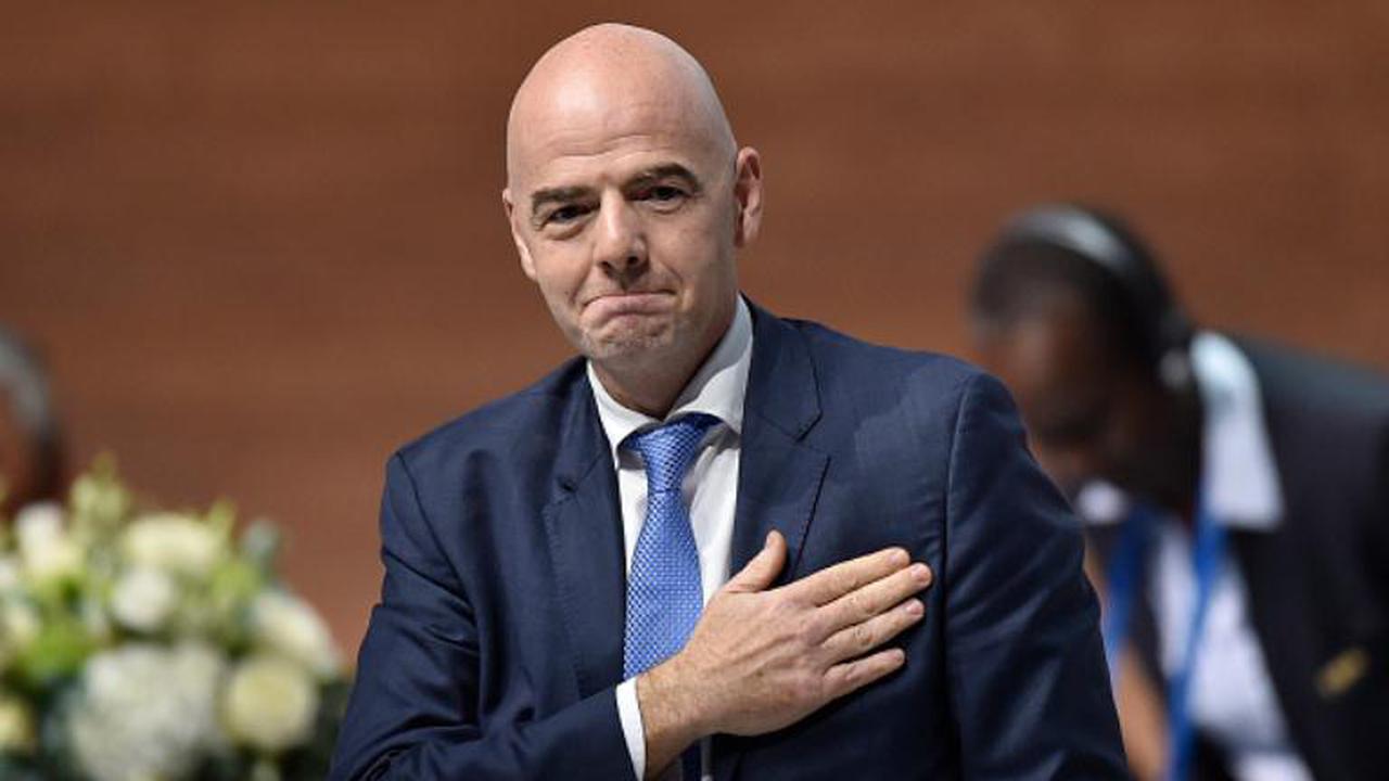 Presiden FIFA Gianni Infantino positif Covid-19. (Foto: AFP)