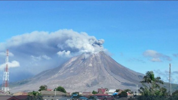 Ilustrasi Gunung Sinabung. (Foto: Dok. BMKG)