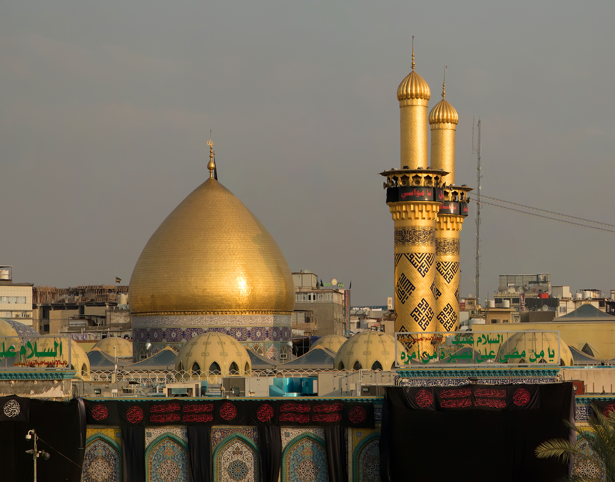 Masjid Abbas bin Ali di Karbala, Irak. Monumen sejarah kejayaan Islam. (Foto: Istimewa)