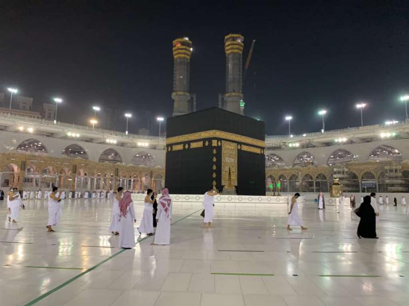 Ilustrasi jemaah haji melaksanakan ibadah umrah dan haji di Tanah Suci. (Foto: Istimewa)