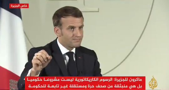 Presiden Prancis Emmanuel Macron melakukan wawancara eksklusif dengan saluran televisi berbasis di Qatar, Al Jazeera, dan diunggah di akun Twitter @EmmanuelMacron. (Foto: Twitter @EmmanuelMacron)