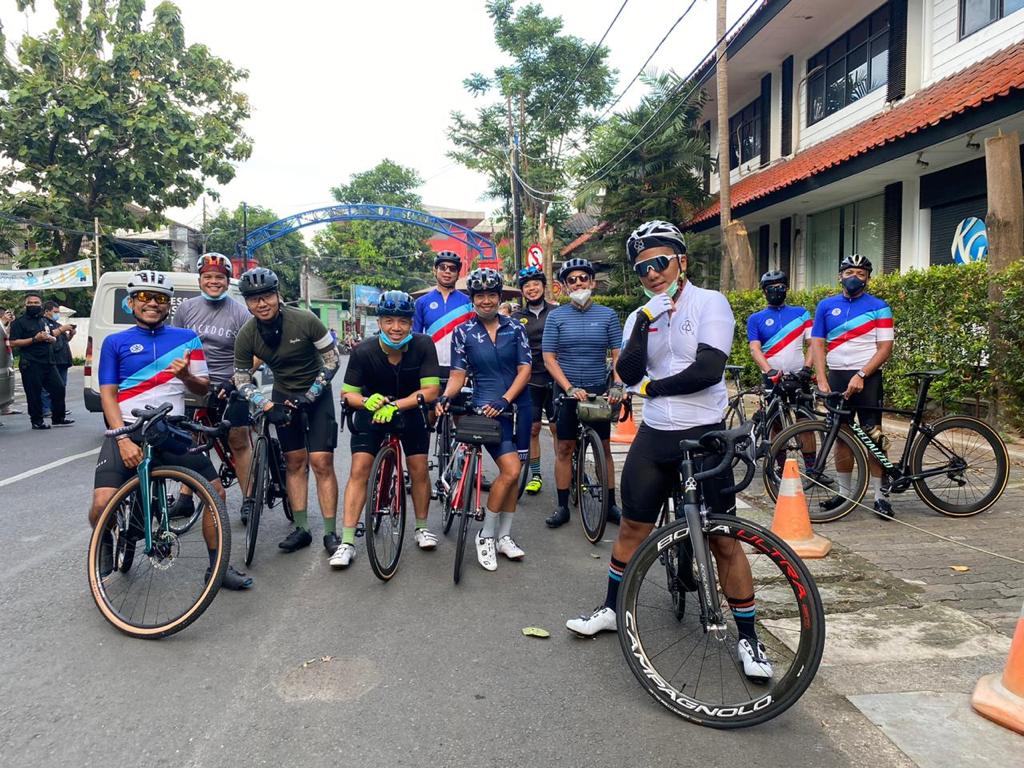 Peserta Kebun Raya Challenge  75K berangkat dari Gedung Kompas Gramedia. (Foto: Istimewa)