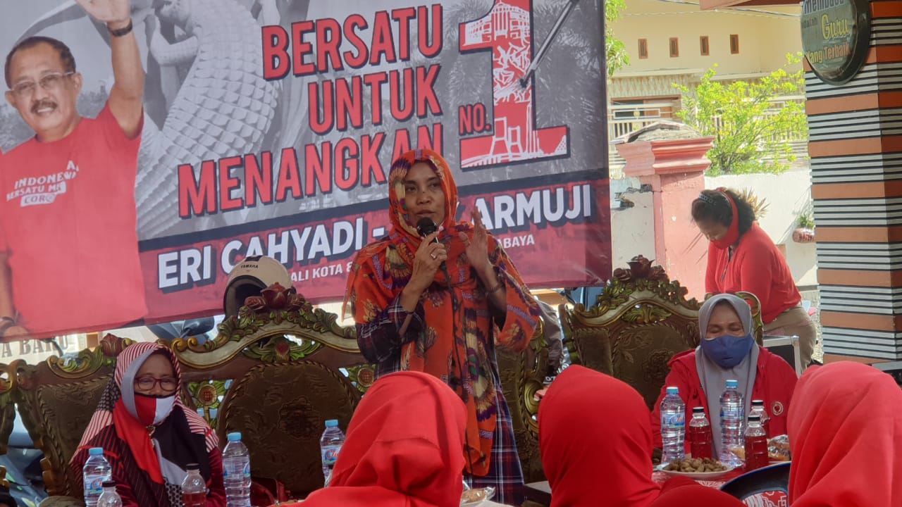 Srikandi PDIP ketika terjun ke lapangan garap pemilih perempuan. (Foto: PDI Perjuangan)