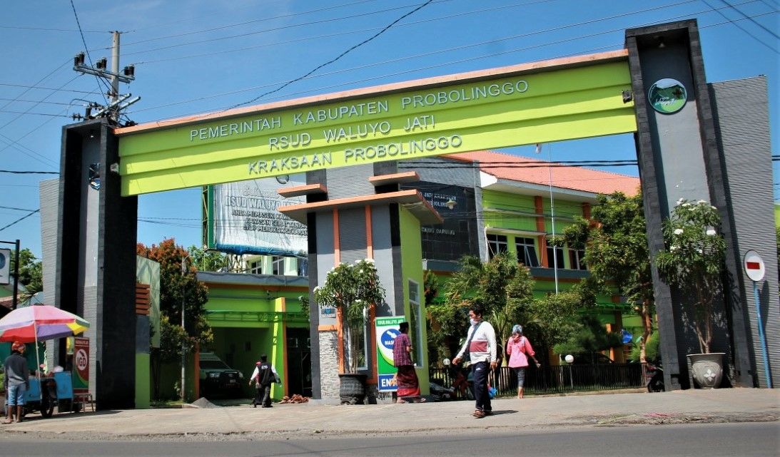 RSUD Waluyo Jati, Kraksaan, Kabupaten Probolinggo yang ditutup sementara. (foto: Ikhsan Mahmudi/Ngopibareng.id)