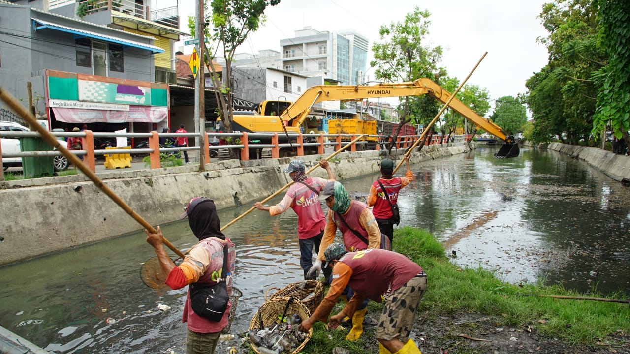 Pengerukan Sungai Kalibokor. (Foto: Istimewa)