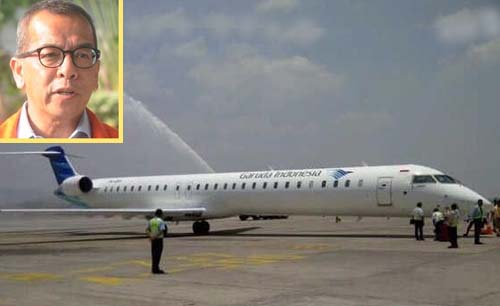 Pesawat Bombardier milik Garuda, dan mantan Dirut Emirsyah Satar (inzet). (Foto:Istimewa)