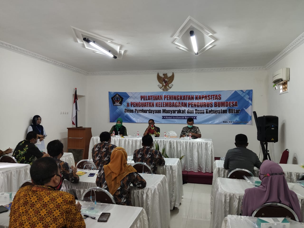 Peserta Pelatihan Peningkatan Kapasitas dan Penguatan Kelembagaan Pengurus BUMDes di Hotel Suelawah, Kota Batu, pada tanggal 4-7 November 2020. (Foto Choirul Anam)