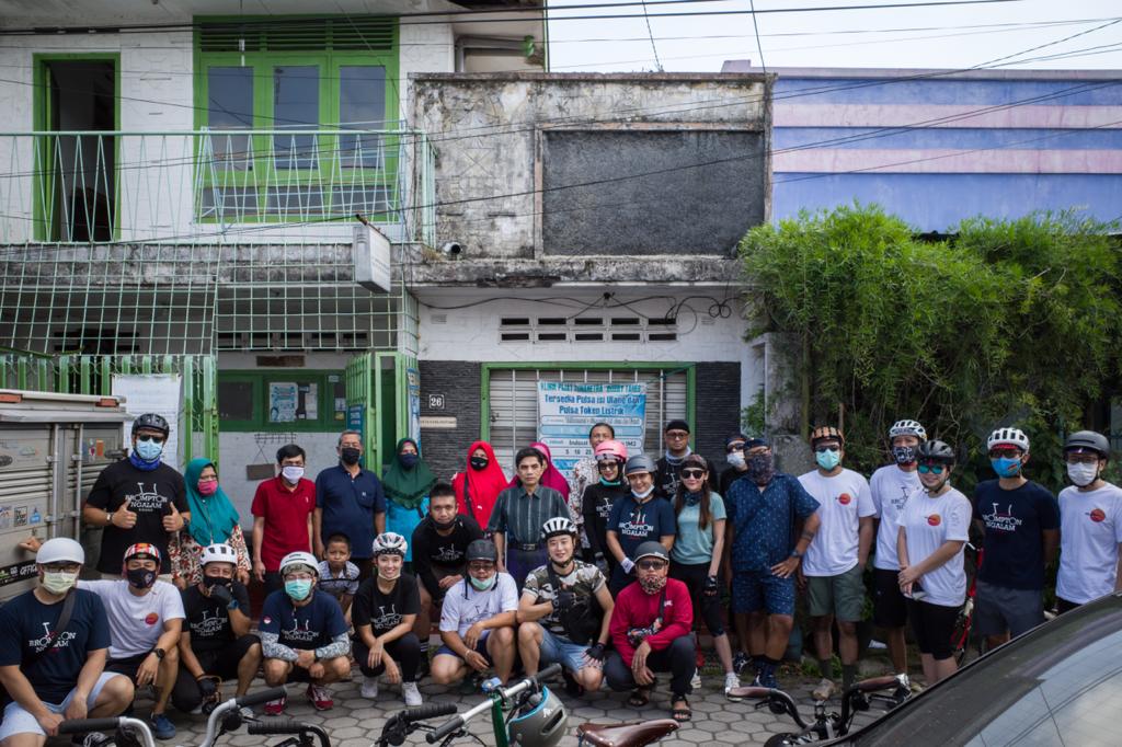 Brompton Ngalam Squad berfoto bersama pengurus Pamitra. (istimewa)