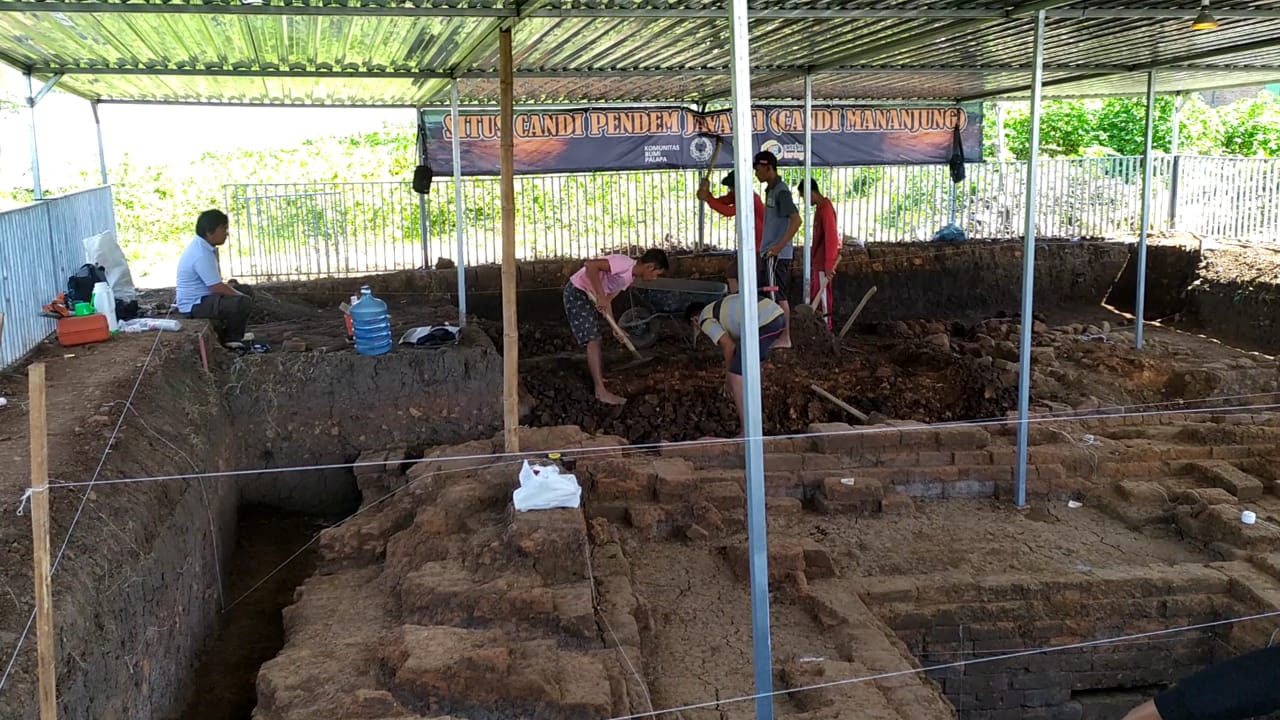 Proses ekskavasi Situs Pendem,Desa Pendem, Kecamatan Junrejo, Kota Batu (Foto: Lalu Theo/Ngopibareng.id)  