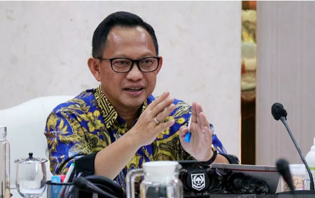 Mendagri Tito Tito Karnavian mengumumkan Pilkades ditunda usai Pilkaada Serentak 2020. (Antaranews)