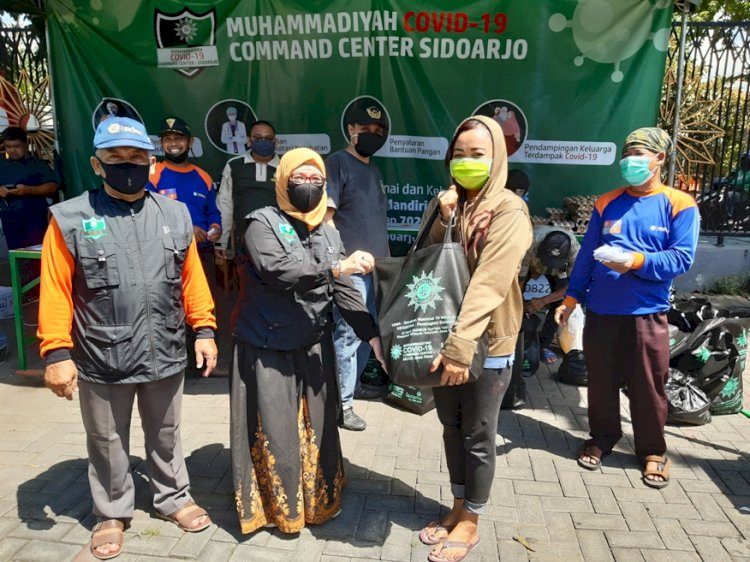 Salah satu aksi sosial kader ‘Aisyiyah dalam mewujudkan kepedulian sosial. (Foto: Istimewa)