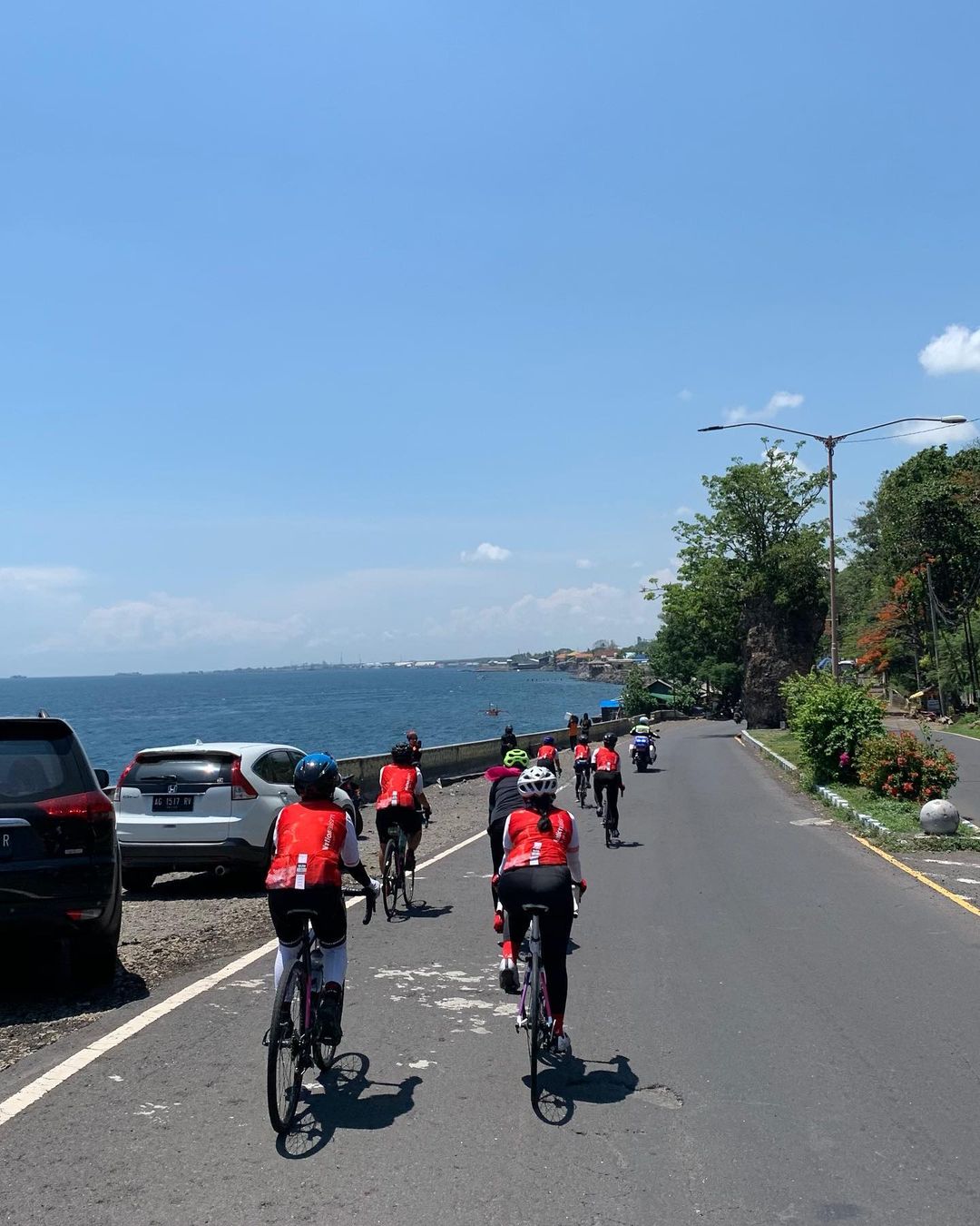 Perjalanan menyusuri pantai utara. (Foto: Istimewa)
