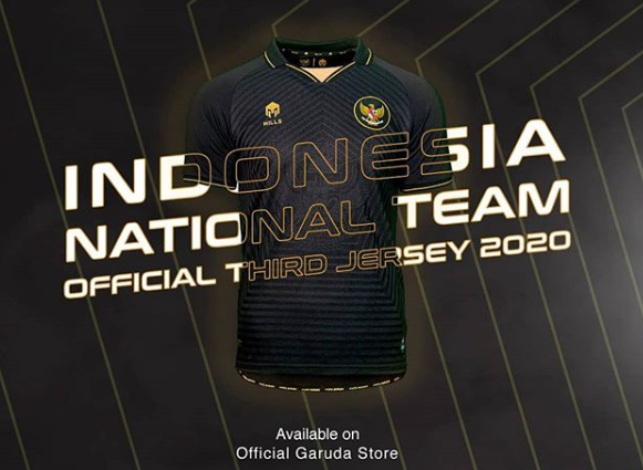 Jersey Timnas Indonesia ketiga didominasi warna hitam dengan garis emas. (Foto: Instagram @PSSI)