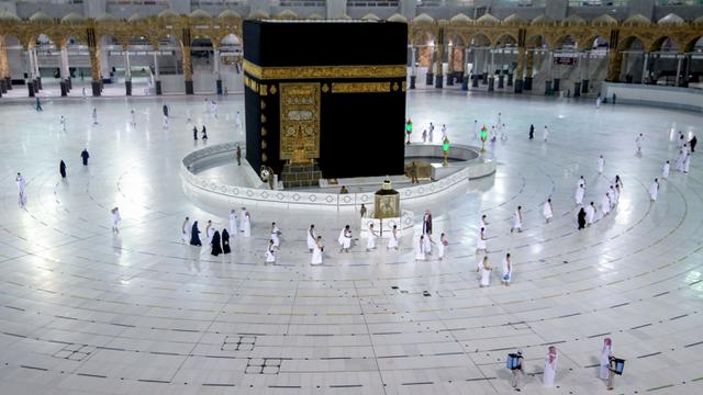 Ilustrasi jemaah ibadah umrah saat pandemi Covid-19. (Foto: Istimewa)