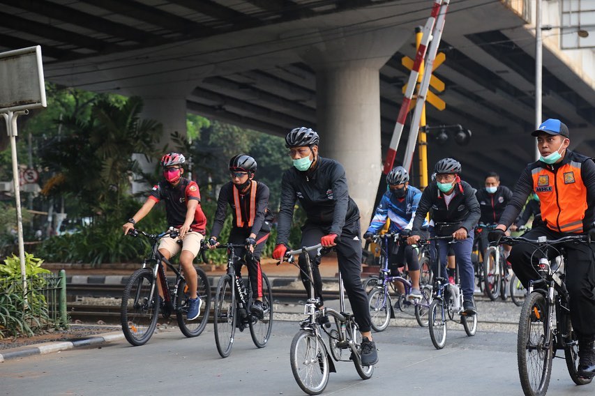 Direktur Utama PT. KAI, Didiek Hartantyo sedang gowes pagi. (Foto: Istimewa)