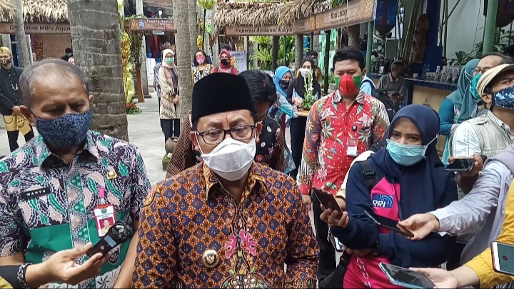 Wali Kota Malang, Sutiaji, saat ditemui usai acara Pameran UMKM Karya Kreatif Indonesia (KKI) yang diadakan oleh Bank Indonesia (BI) Kantor Perwakilan Malang (Foto: Lalu Theo/Ngopibareng.id)