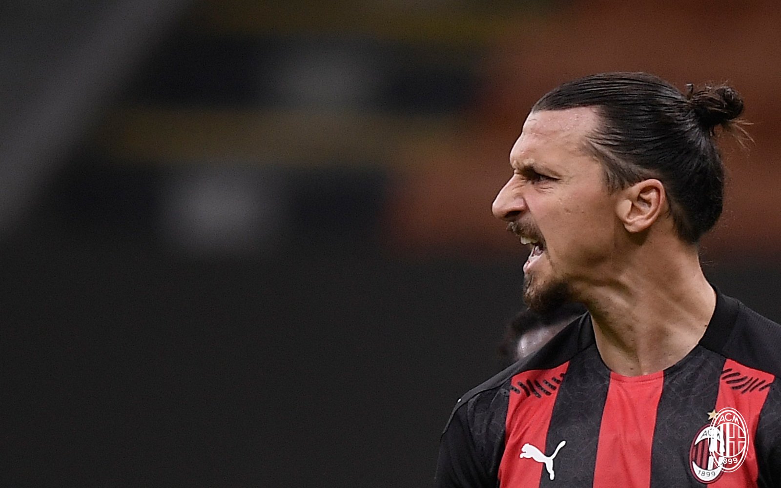 Ibrahimovic akan menjadi andalan AC Milan di pertandingan lawan Napoli. (Foto: Twitter/@acmilan)