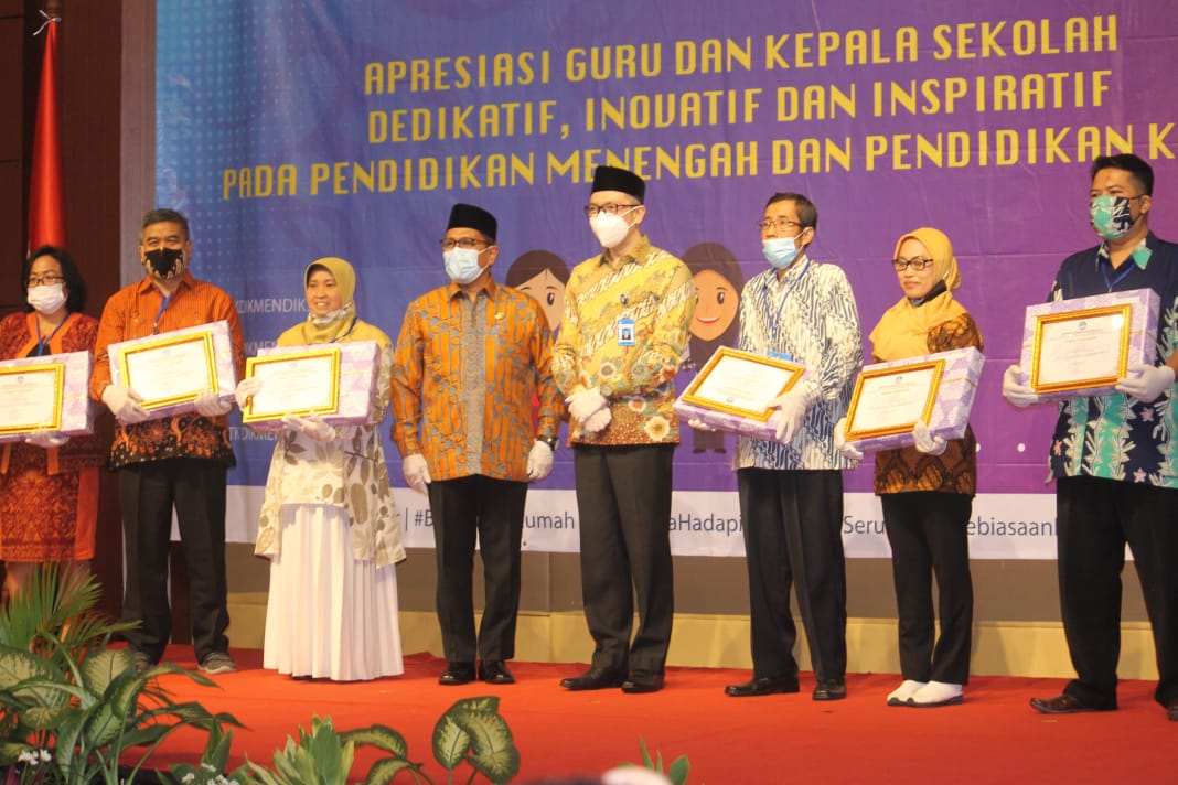 Apresiasi Guru dan Kepala Sekolah Dedikatif, Inovatif, dan Inspiratif, Pendidikan Menengah (Dikmen) dan Pendidikan Khusus (Diksus) Tahun 2020. (Foto: Asmanu Sudharso/Ngopibareng.id)