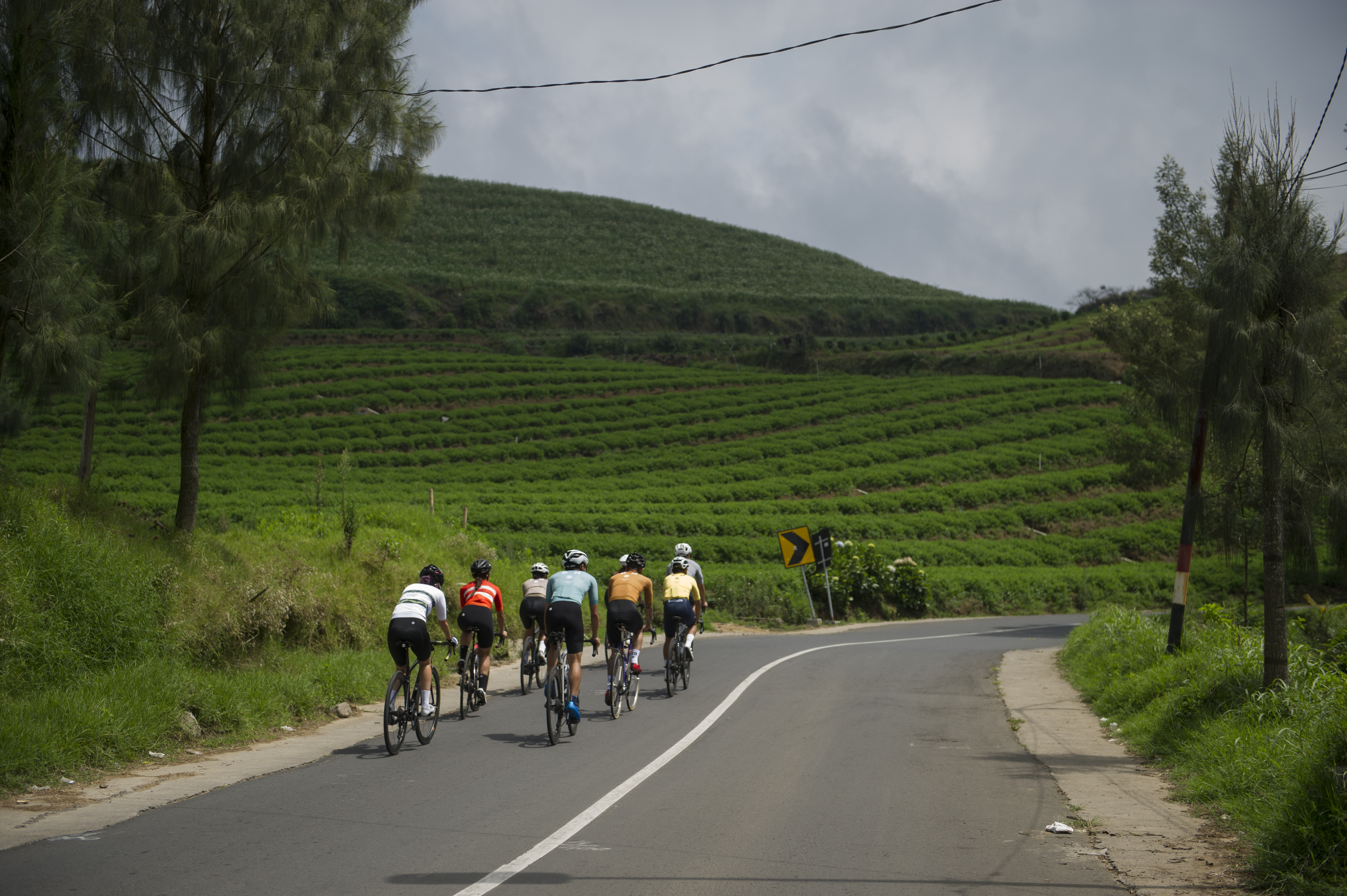 Velo Vista Ride mengedepankan gowes pemandangan di pagi hari dan party di malam hari. (Foto: Istimewa)