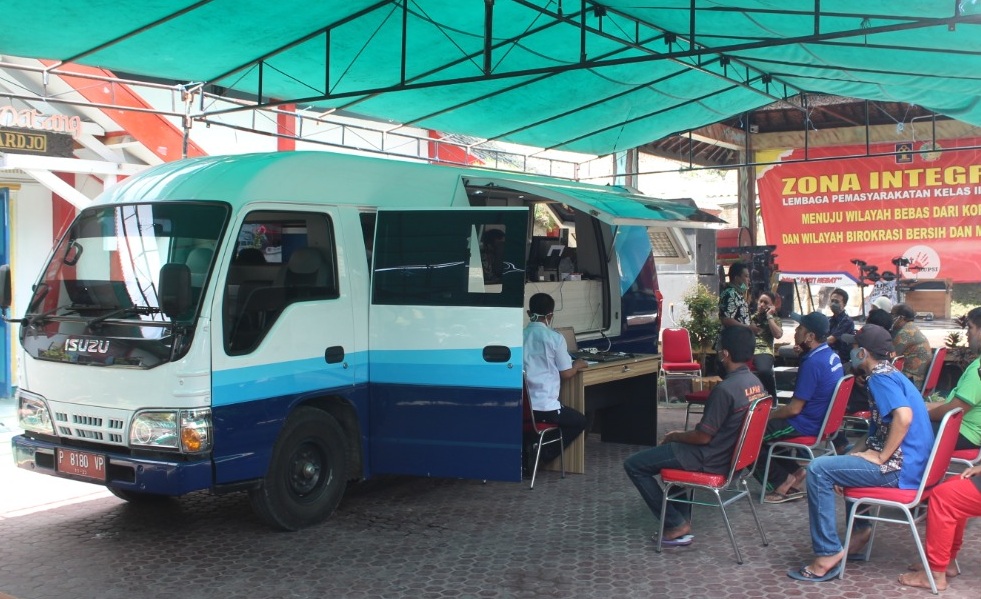 Jemput Bola Perekaman KTP Elektronik di Lapas Banyuwangi (foto: Istimewa)