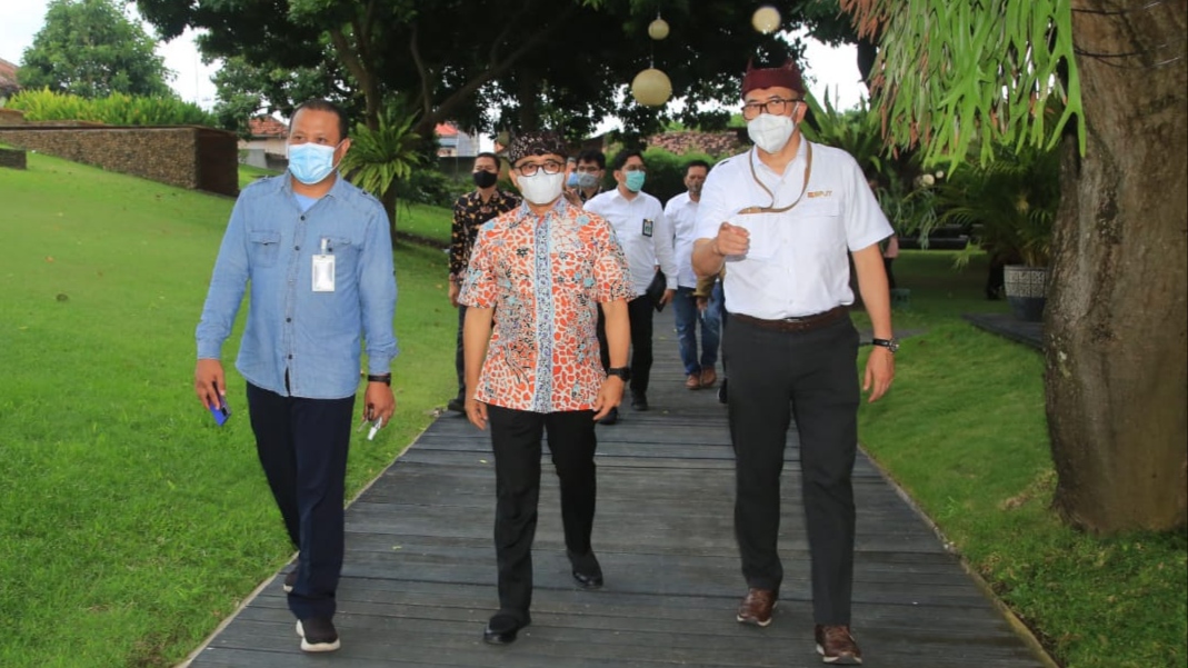 Bupati Banyuwangi Abdullah Azwar Anas menerima rombongan dari BPJT Kementerian PUPR, Jumat 27 November 2020. (Foto: Istimewa)