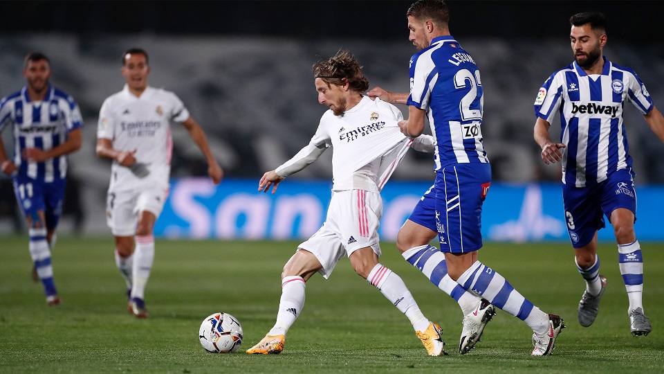 Laga Real Madrid vs Deportivo Alaves di Estadio Alfredo Di Stefano, Minggu 29 November 2020. (Foto: Twitter)