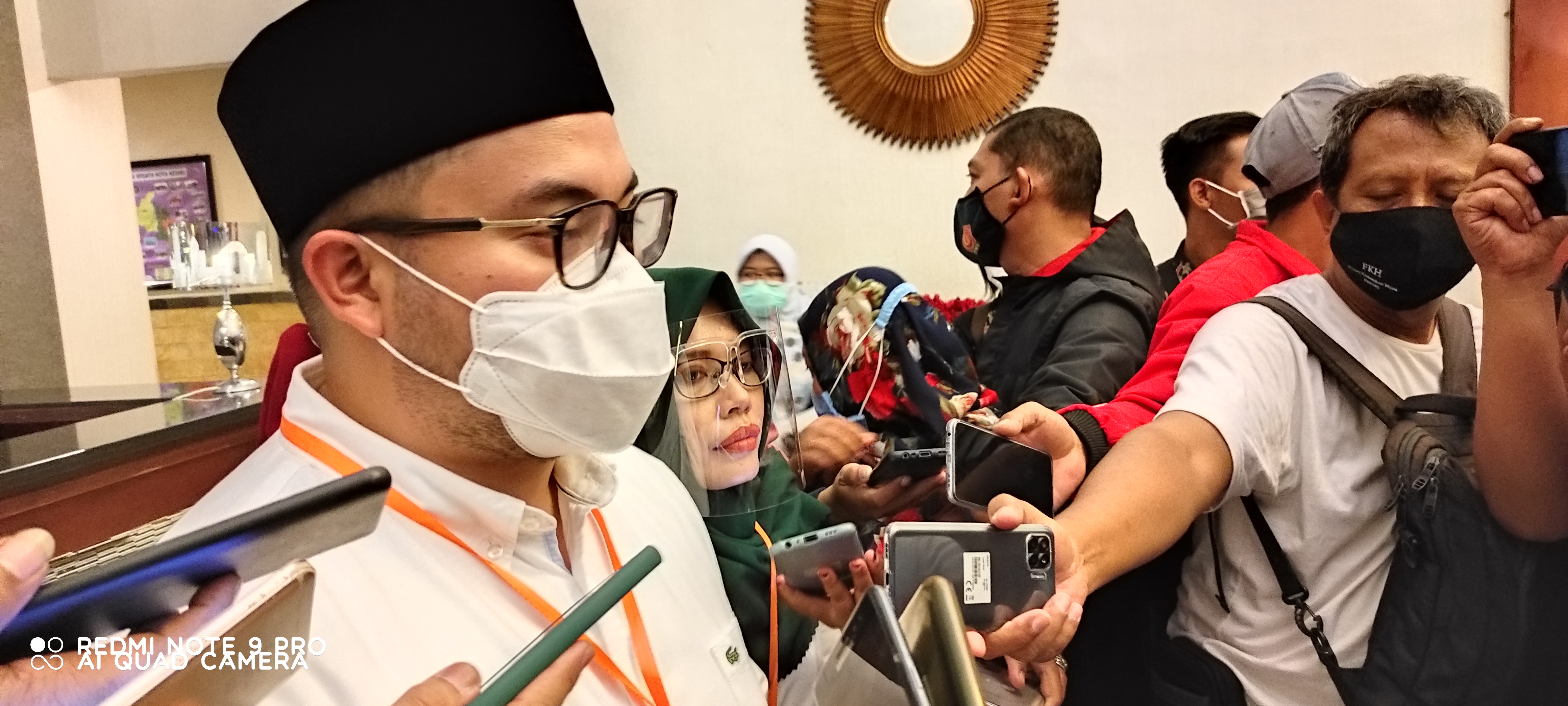 Paslon tunggal Pilbup Kediri 2020, Dito - Dewi. (Foto: Fendi/Ngopibareng.id)