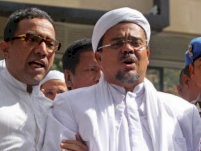 Habib Rizieq Shihab (HRS) bersama pengikutnya. (Foto: Antara)