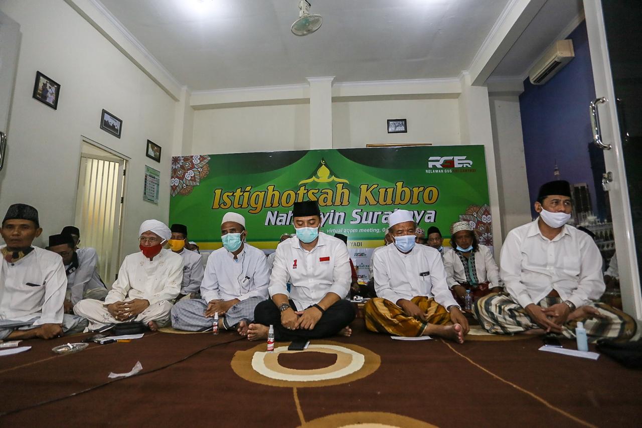 Doa bersama Eri Cahyadi dengan kiai dan ulama di Ponpes At-Tauhid Ndresmo. (Foto: Istimewa)