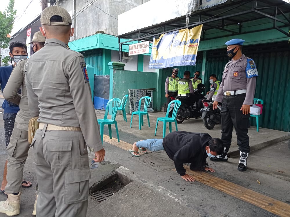 Petugas gabungan gelar operasi yustisi. (Foto: Istimewa)