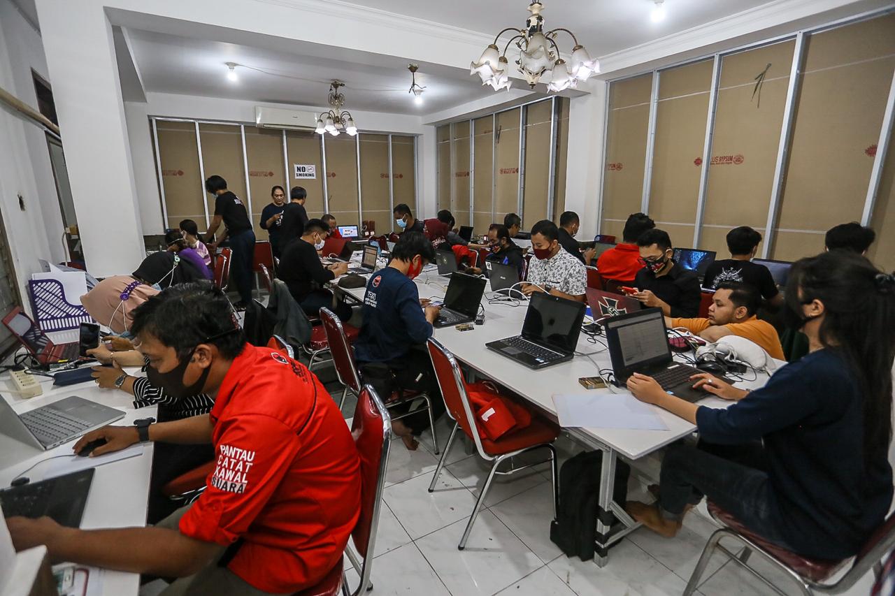 Tim Bantuan Hukum dan Advokasi Rakyat DPC PDI Perjuangan Surabaya. (Foto: PDI Perjuangan for Ngopibareng.id)