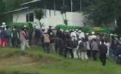 Iring-iringan jenazah enam laskar FPI saat hendak dimakamkan di pondok pesantren  Mega Mendung, Cisarua, Kabupaten Bogor, Jabar, Rabu pagi. (Foto:Istimewa)