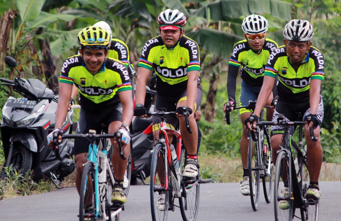 Subhan (helm kuning) adalah anggota CJPC yang paling kuat. (Foto: Istimewa)