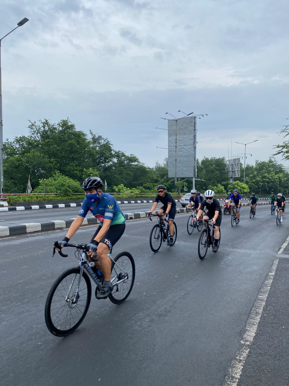 Gowes bareng perdana Giant_Liv East Java diikuti 30 cyclist pengguna sepeda Giant_Liv. (Foto: Istimewa)