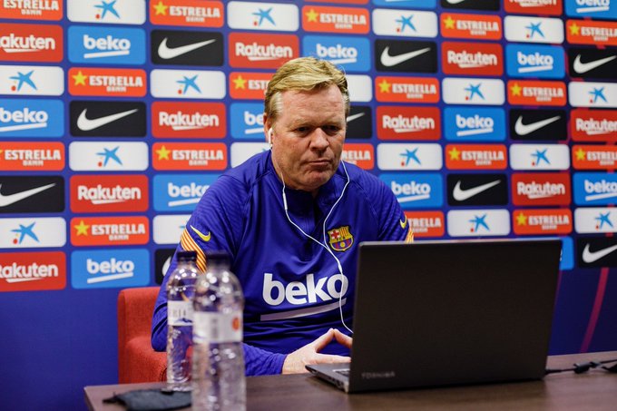 Ronald Koeman belum menyerah meski Barcelona tertinggal sembilan poin dari pimpinan klasemen. (Foto: Twitter/@FCBarcelona)