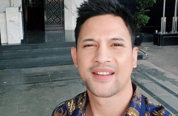 Aktor Lucky Perdana mengaku telah ceraikan istri pertama, Veronica, dan menikahi artis Lidi Brugman. (Foto: Instagram)