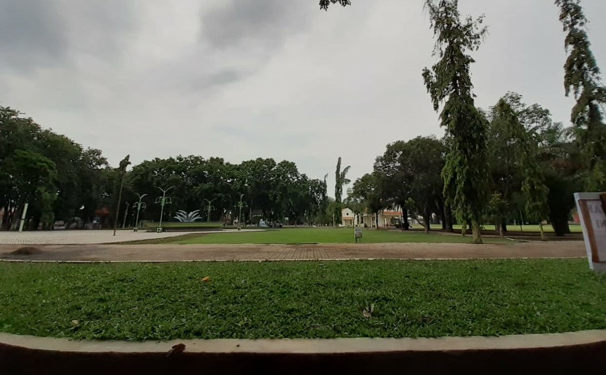 Alun-alun Kota Probolinggo siap dibuka kembali setelah proyek revitalisasinya selesai dikerjakan. (foto: Ikhsan Mahmudi/Ngopibareng.id)