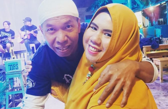 Pasangan komedian Wildan Delta alias Kiwil dan istri pertama, Rohimah. (Foto: Instagram @rohimahallie)