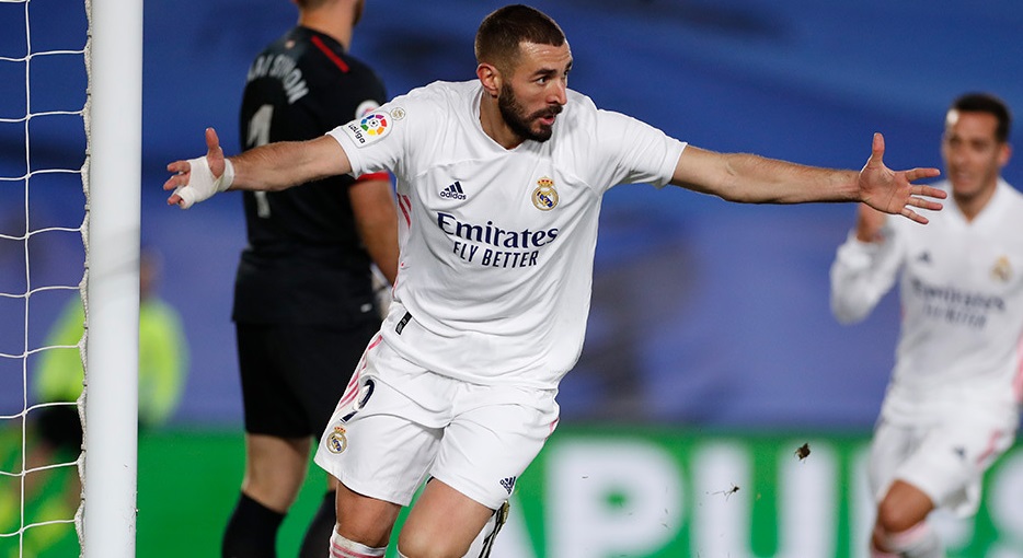 Karim Benzema menuai pujian dari Zinedine Zidane. (Foto: Twitter/@realmadrid)