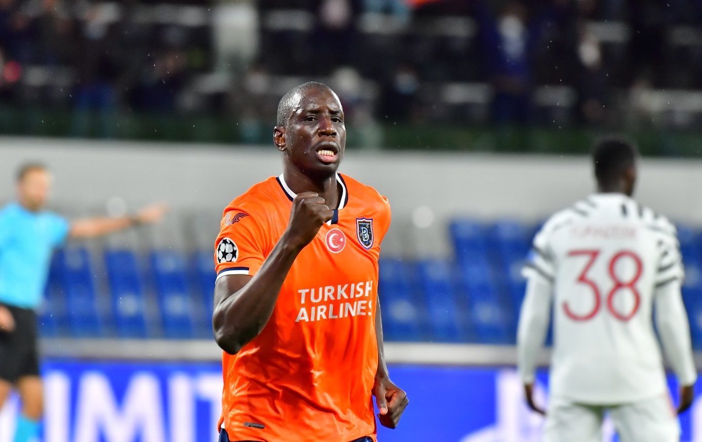 Demba Ba sudah berbicara dan mengakhiri perseteruan dengan wasit keempat laga PSG versus Istanbul Basaksehir. (Foto: Twitter/@