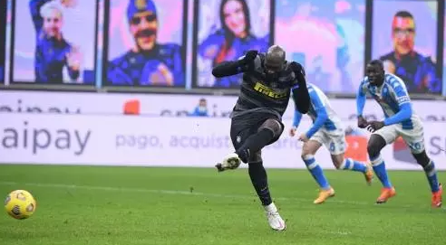 Romelu Lukaku di laga kontra Napoli (Foto: Serie A)