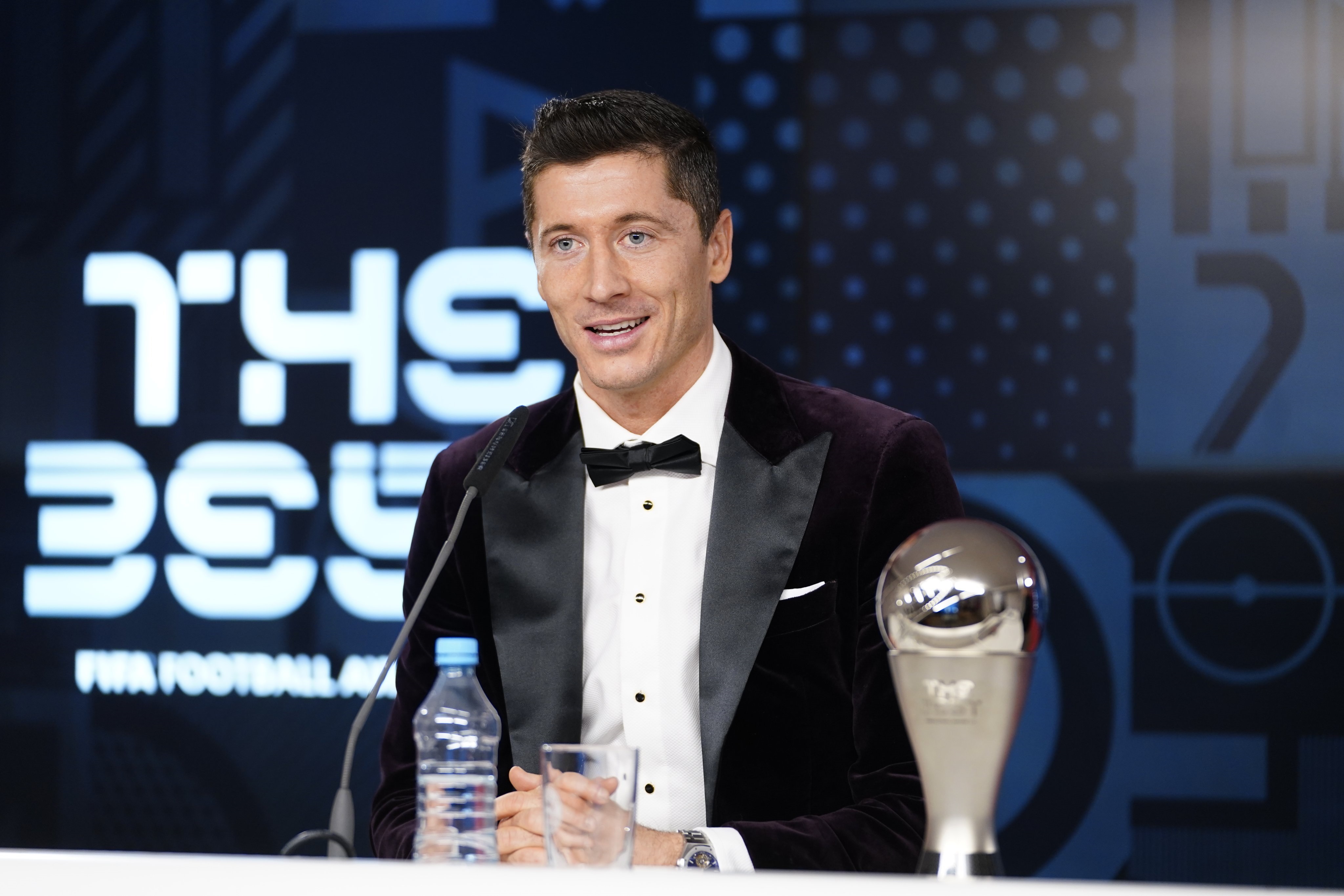 Lewandowski meraih penghargaan Pemain Terbaik FIFA 2020 