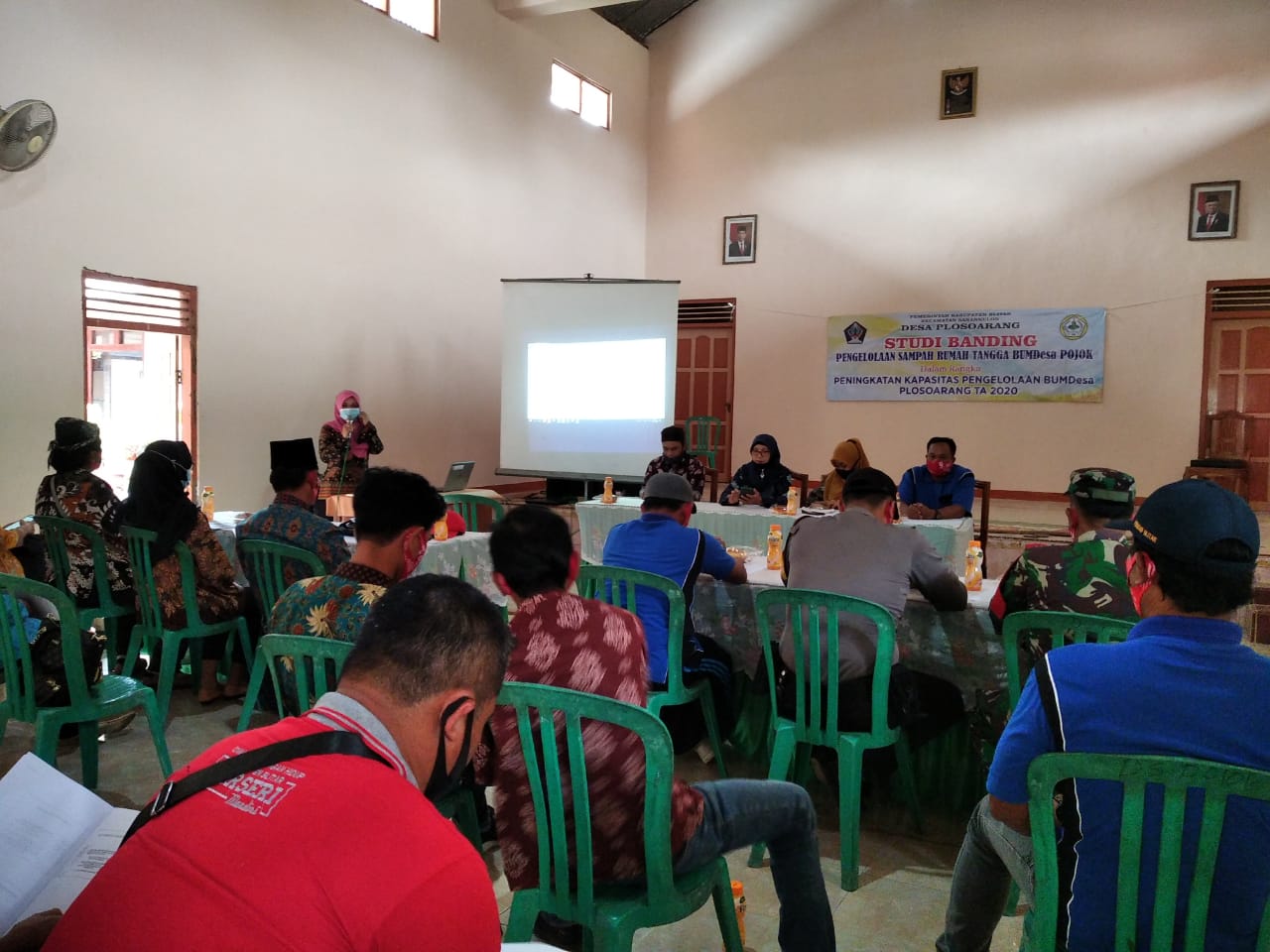 Badan Usaha Milik Desa (BUMDes) Karya Bakti, Pojok, Garum, Blitar jadi studi lapangan desa lain. (Foto: Choirul Anam/Ngopibareng.id)