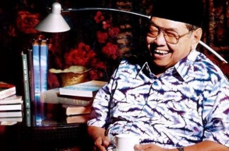 Mantan Presiden Gus Dur wafat di bulan Desember, bulan ini pas untuk menghidupkan kembali memori tentang Gus Dur. (Foto: Istimewa)