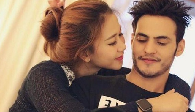 Foto kenangan aktor India, Ravi Bhatia dengan mantan istrinya, Yulida Handayani. (Foto: Instagram)